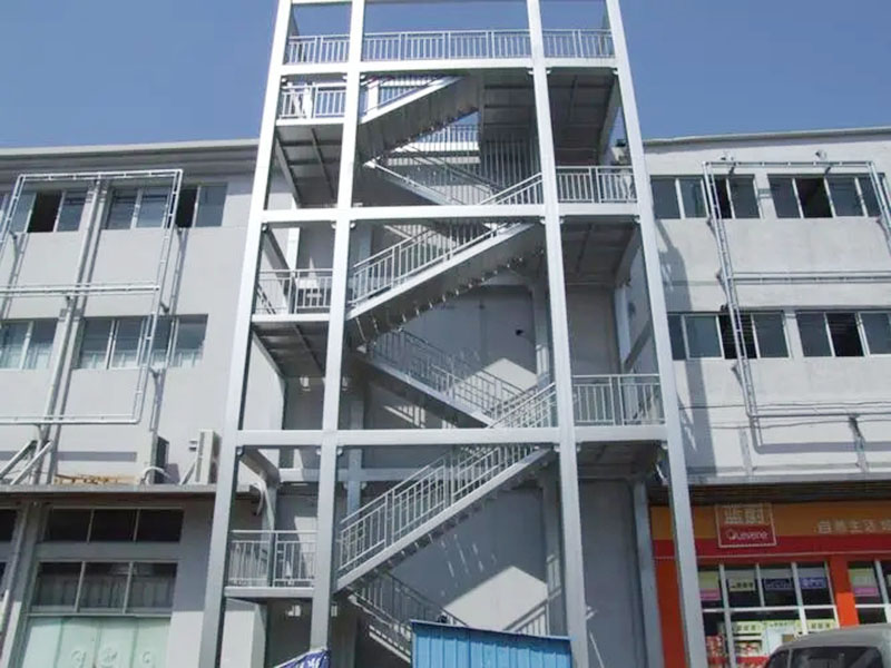 鋼樓梯